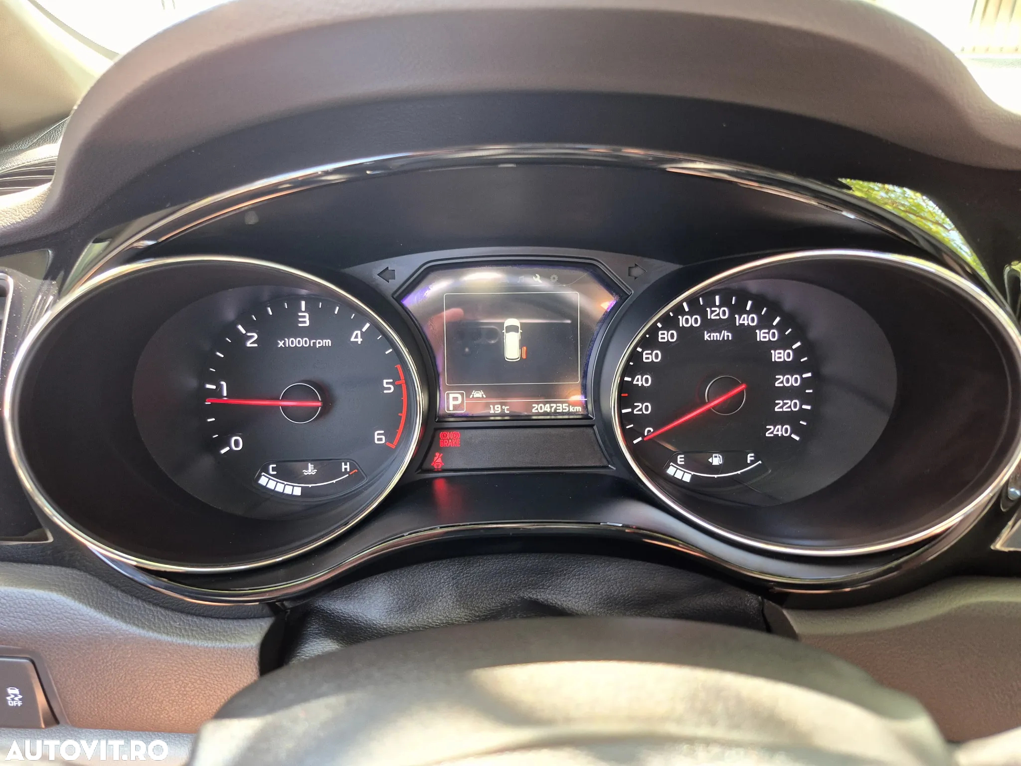 Kia Carnival - 23