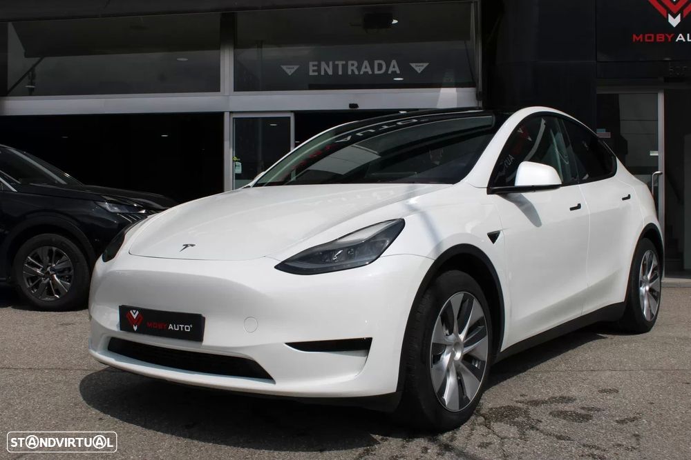 Tesla Model Y Standard — fotografia 3