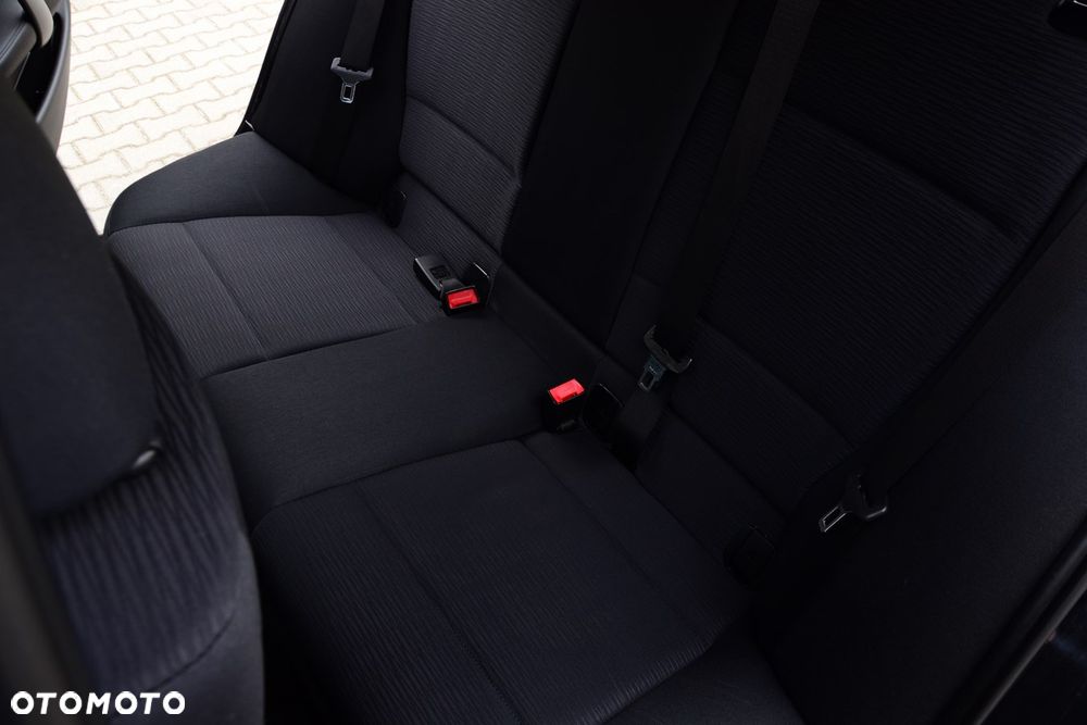 BMW Seria 1 - 21