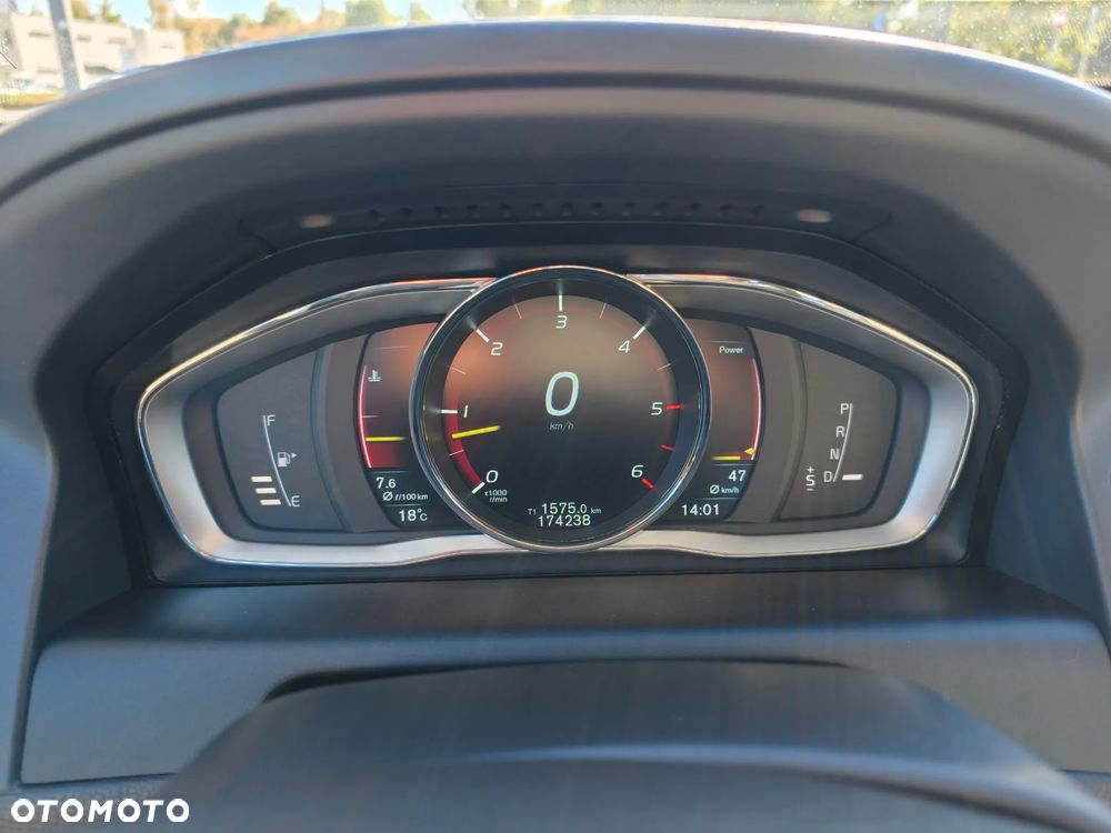 Volvo XC 60 D5 AWD Summum - 2
