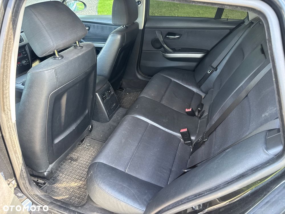 BMW Seria 3 320d - 16
