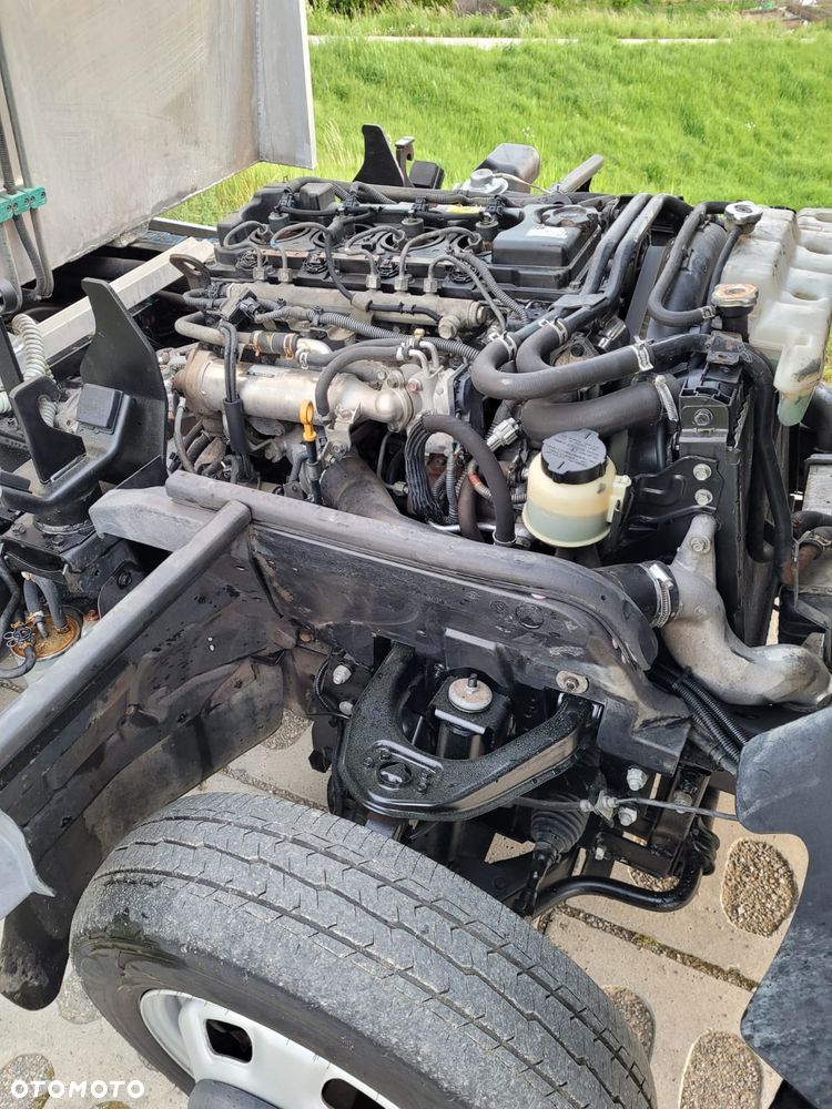Renault Maxity Cabstar - 8