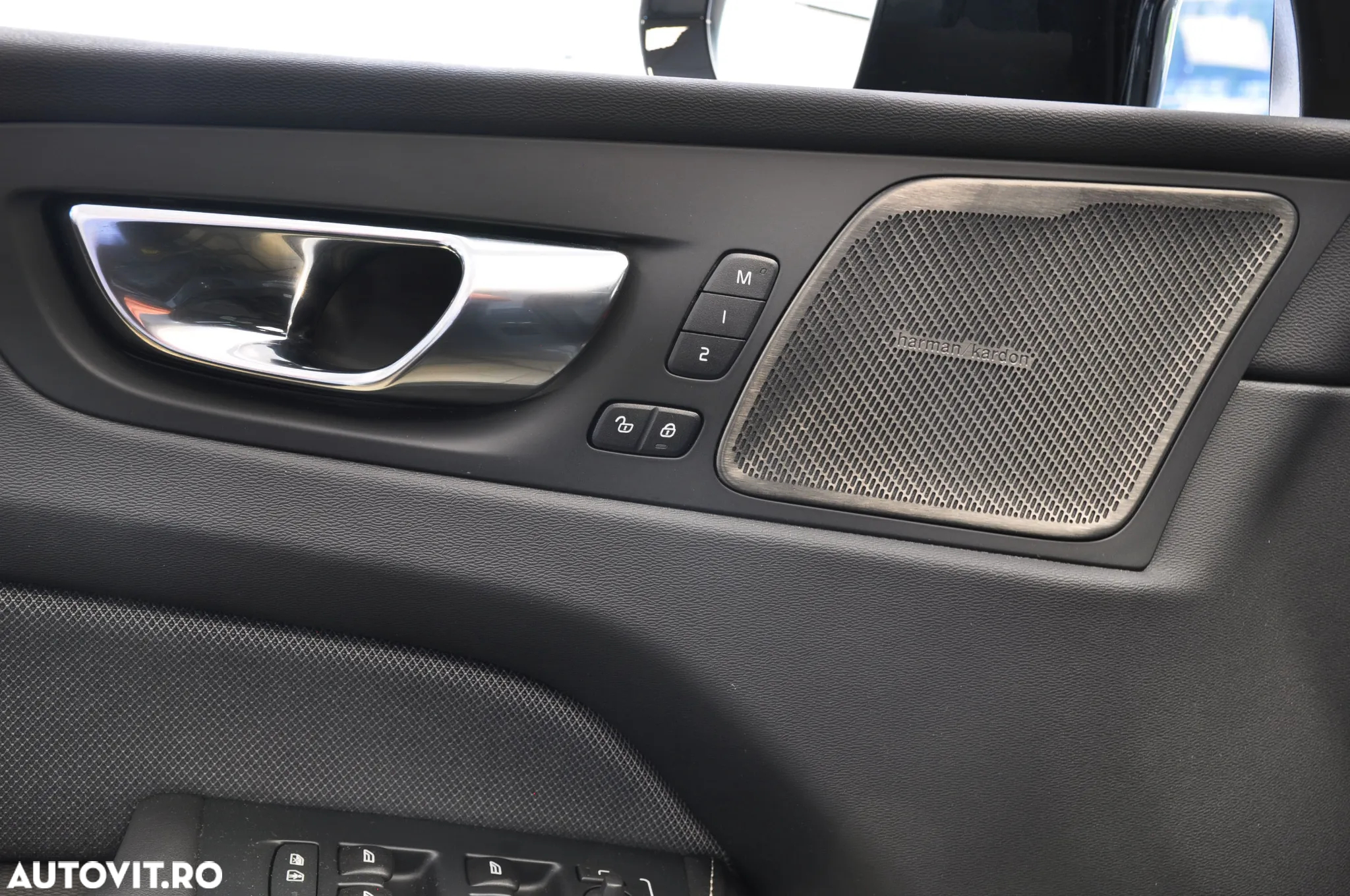 Volvo XC 60 T6 AWD Plug-in Hybrid Plus Bright - 13
