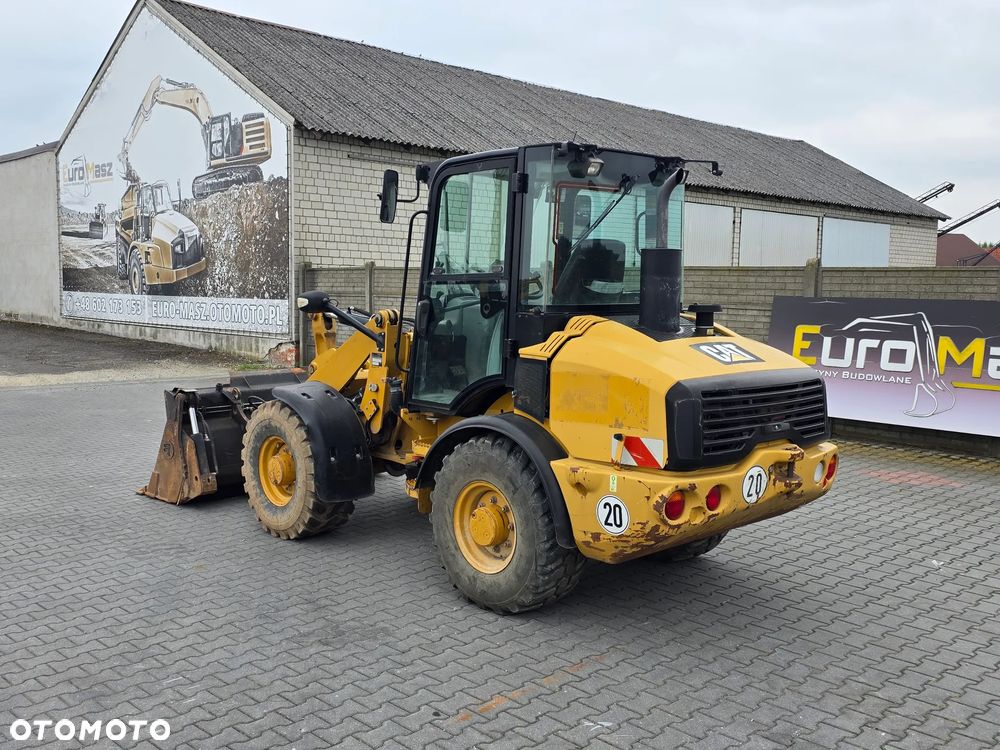 Caterpillar 907H, 2012 ROK, 4100 MTH, ŁYŻKA OTWIERANA + WIDŁY - 3