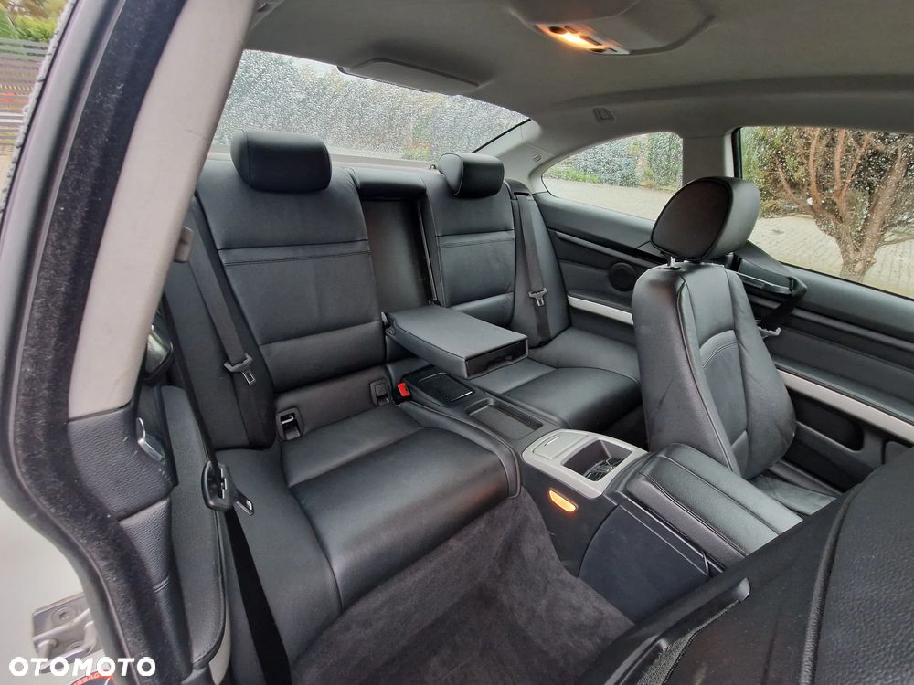 BMW Seria 3 320d xDrive Coupe - 17