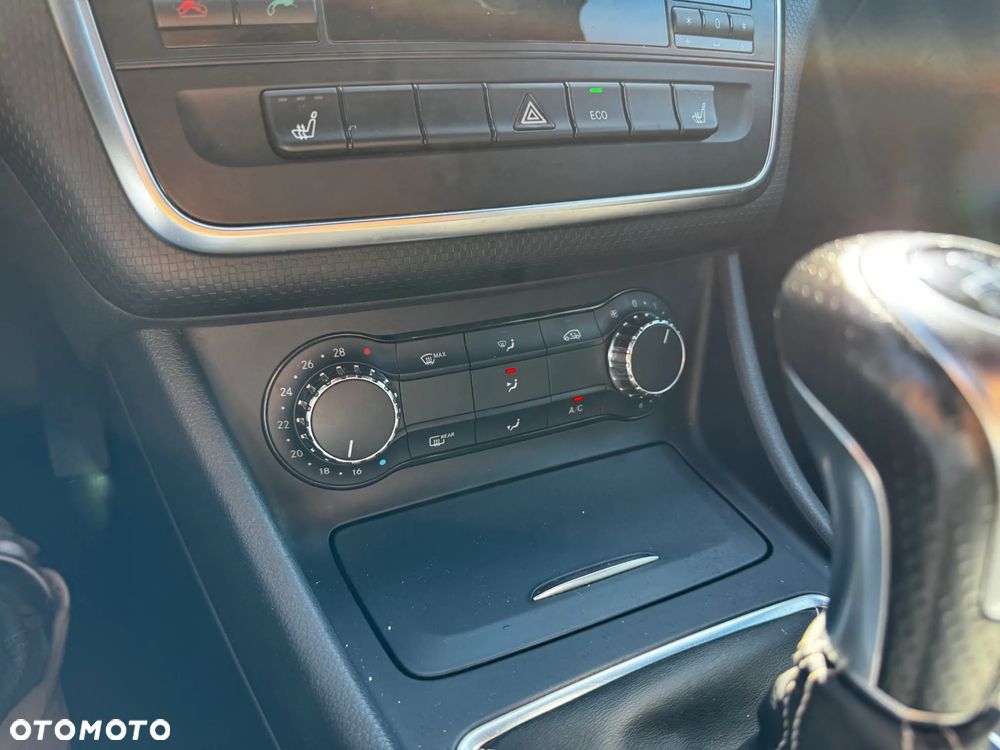 Mercedes-Benz Klasa A 180 (BlueEFFICIENCY) - 25