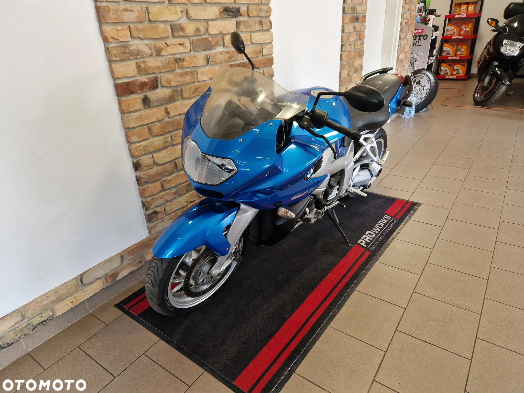 BMW K - 9