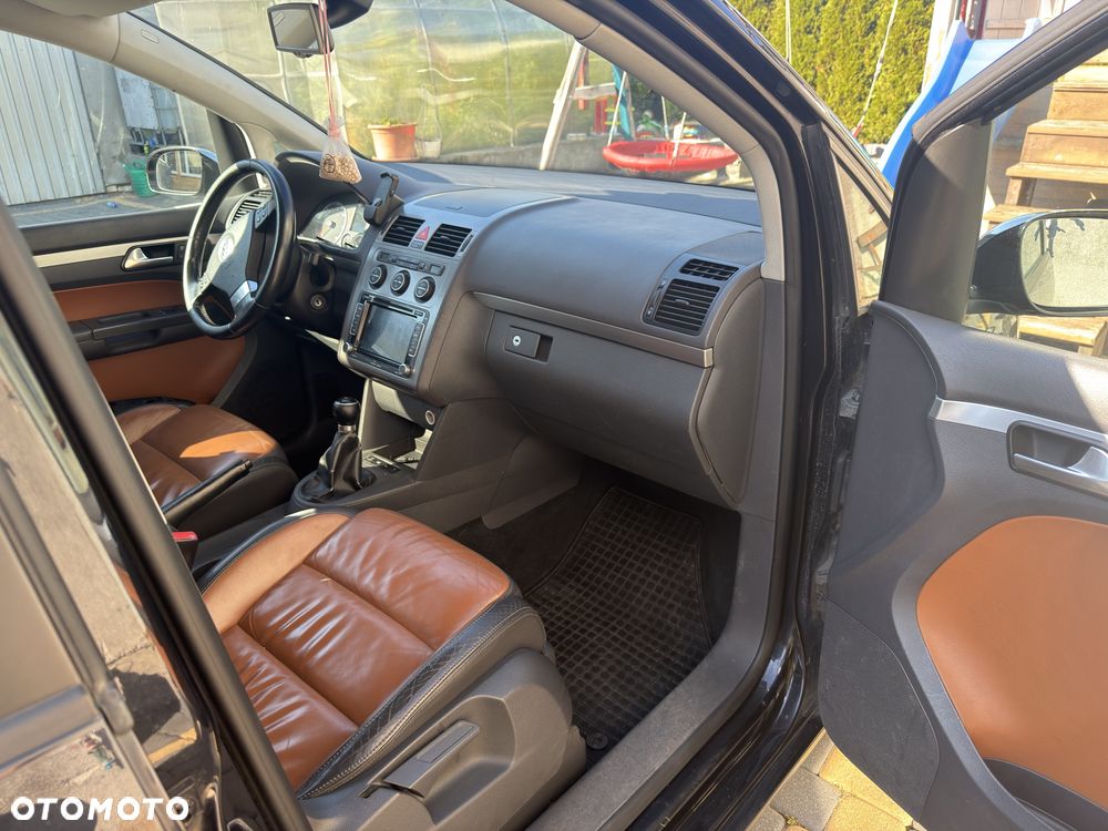 Volkswagen Touran 2007 photo 5