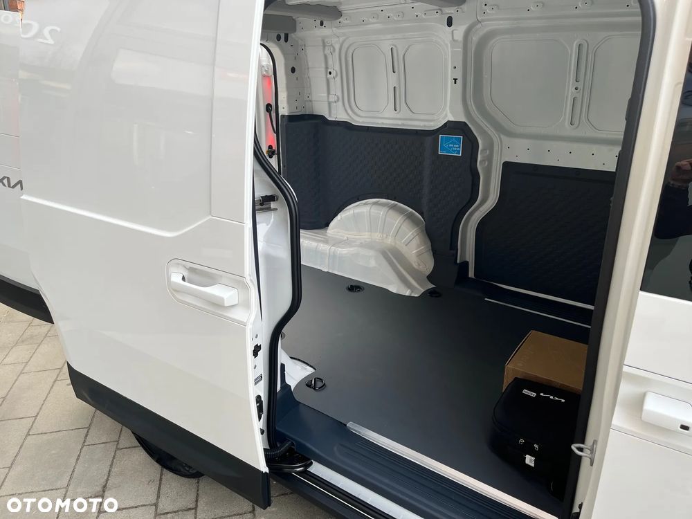 Kia PV5 - 16