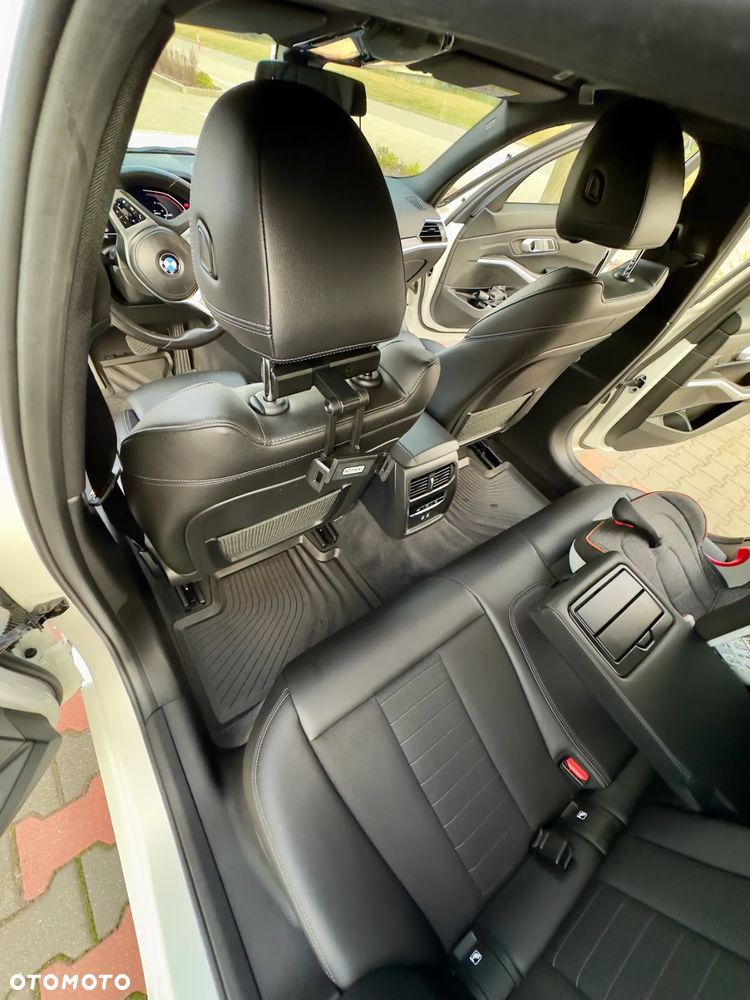 BMW Seria 3 318d Sport Line - 19