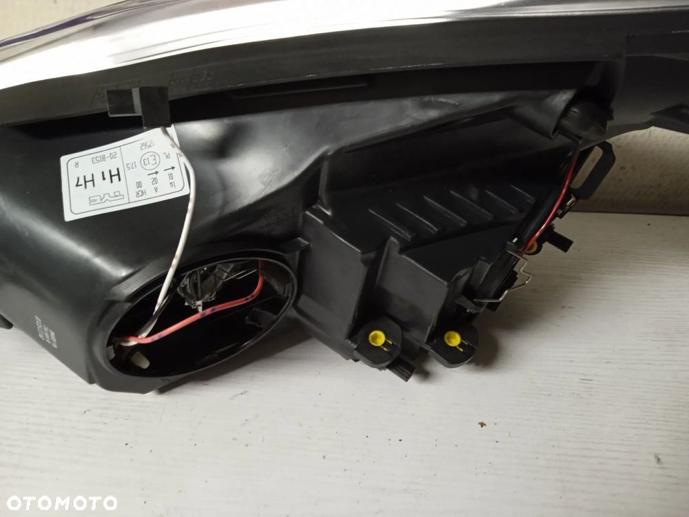 REFLEKTOR OPEL CORSA D LEWY LUB PRAWY NOWY - 10