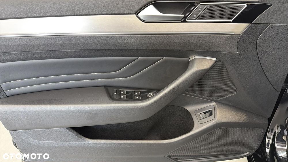 Volkswagen Passat 2.0 TDI EVO Elegance DSG - 11