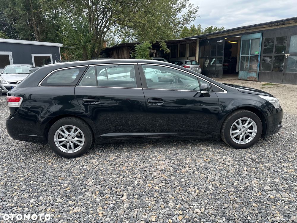 Toyota Avensis 1.8 Sol plus NAVI MS - 6