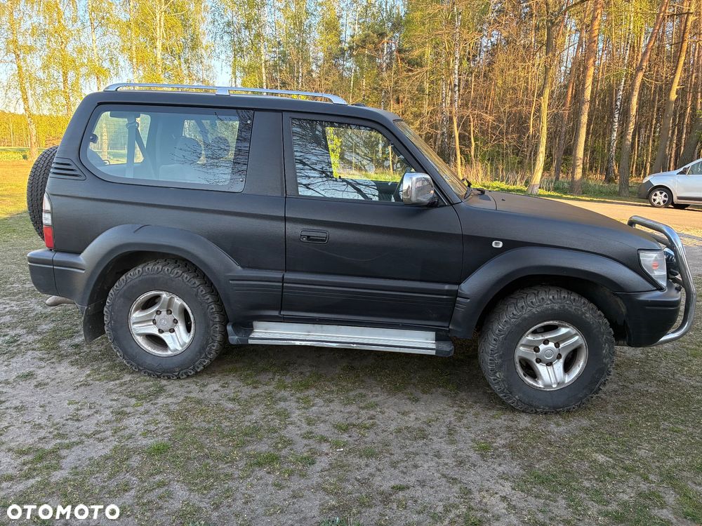 Toyota Land Cruiser - 1