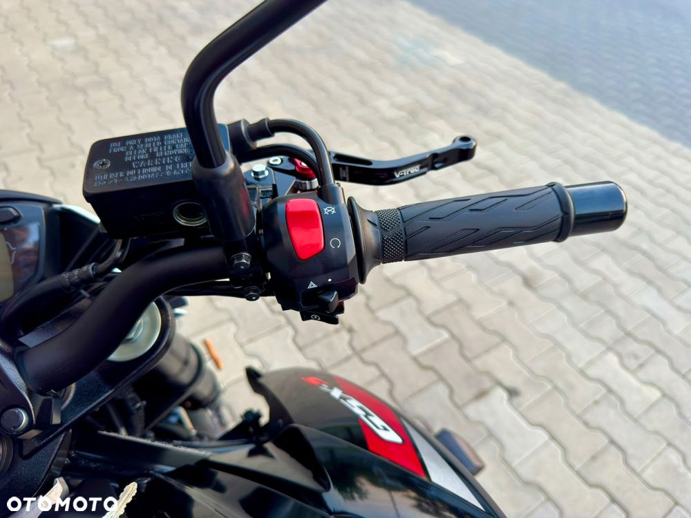 Suzuki GSX - 18