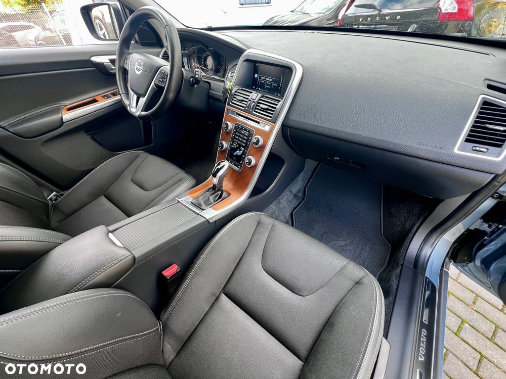 Volvo XC 60 D4 AWD Geartronic Summum - 16