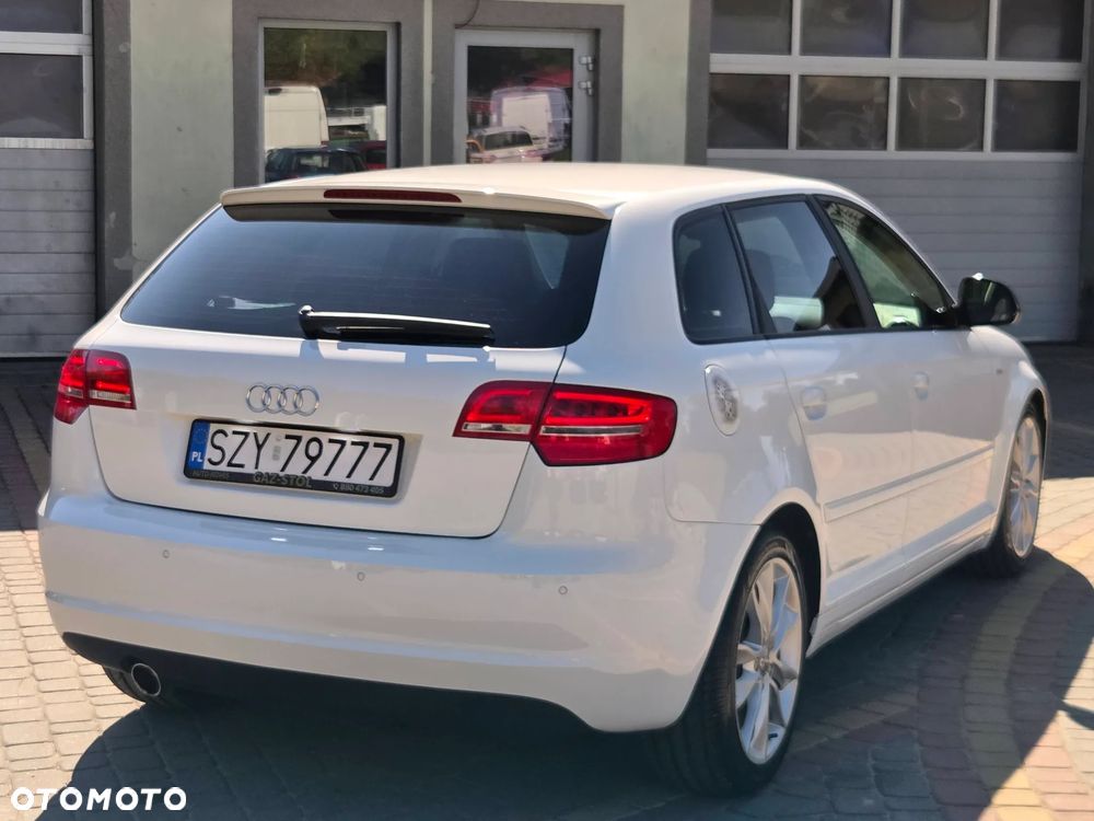Audi A3 Sportback - 16
