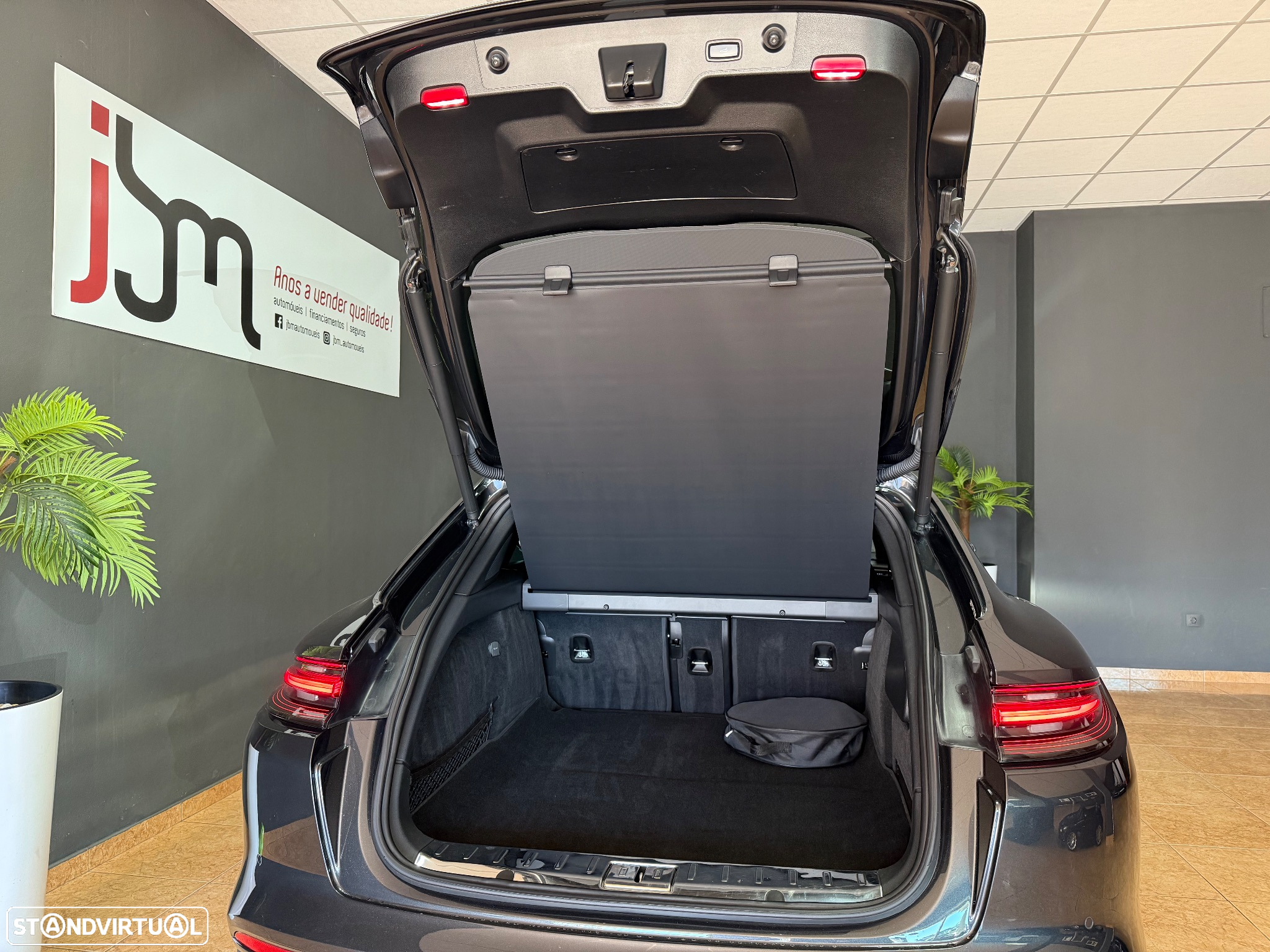 Porsche Panamera Sport Turismo 4 E-Hybrid 10 Years Edition - 24
