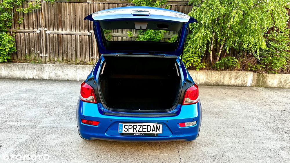 Chevrolet Cruze 1.6 LT - 12