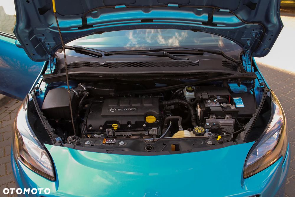 Opel Corsa 1.4 16V Cosmo - 40