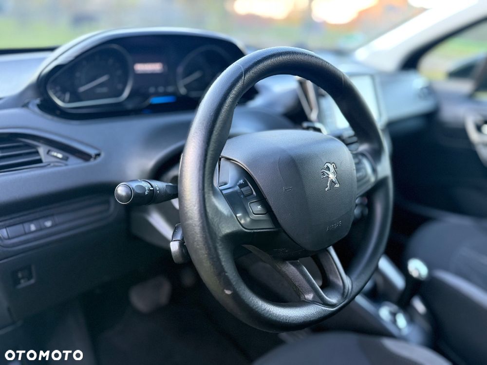 Peugeot 208 - 5