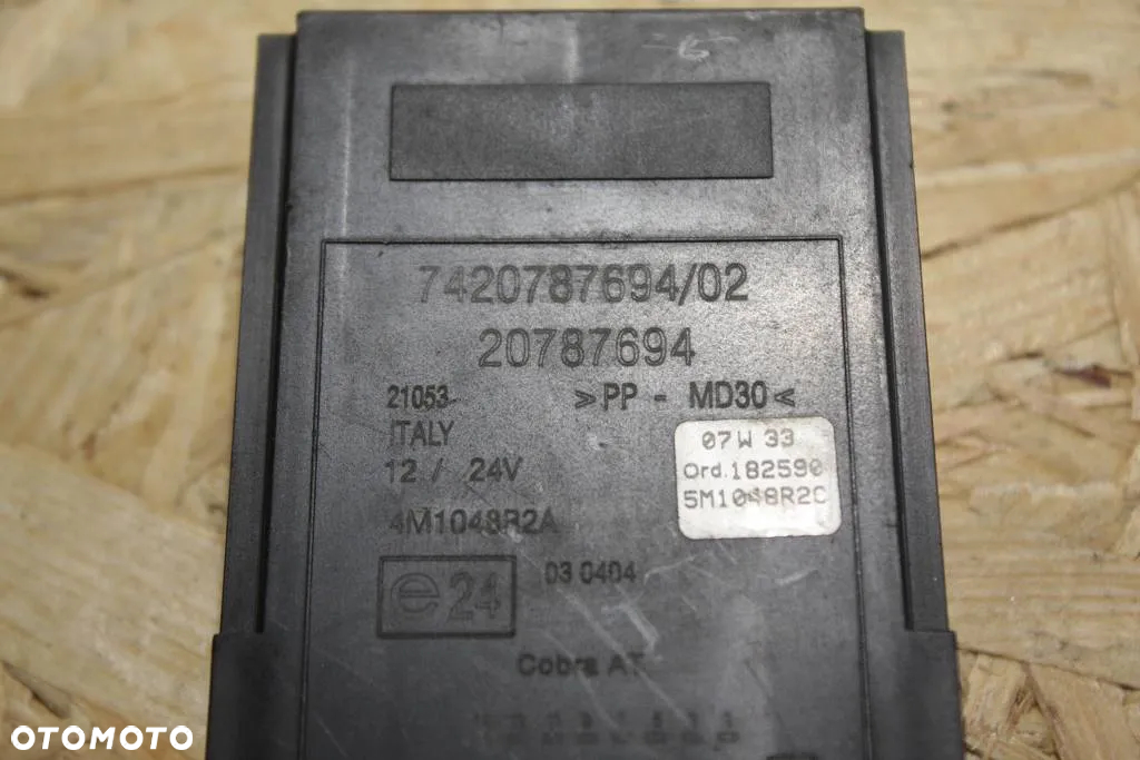 # RENAULT PREMIUM MAGNUM DXI KOMPUTER MODUŁ STEROWNIK ZAMKA CENTRALNEGO 7420787694/02 20787694 - 2