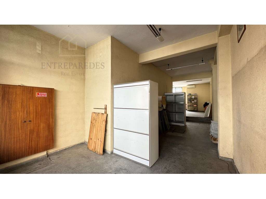 Loja com logradouro para comprar na Rua Alves de Veiga - Porto - Grande imagem: 4/17