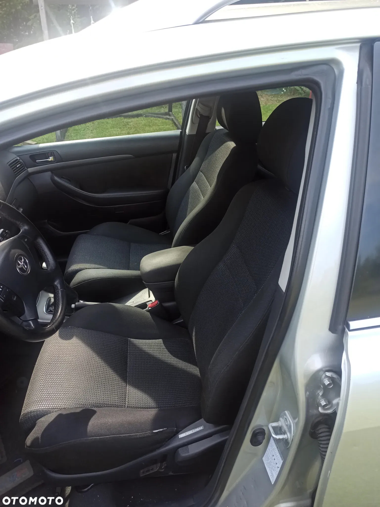 Toyota Avensis 2.0 D-4D Sol - 12