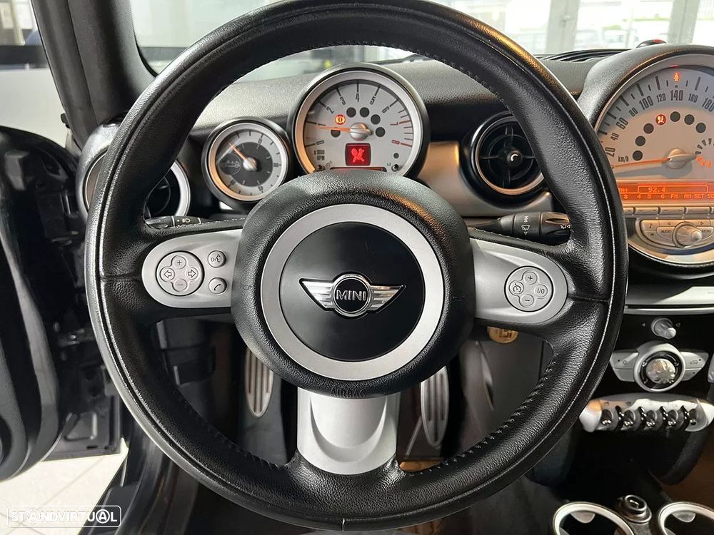 MINI Cabrio Cooper S - 13