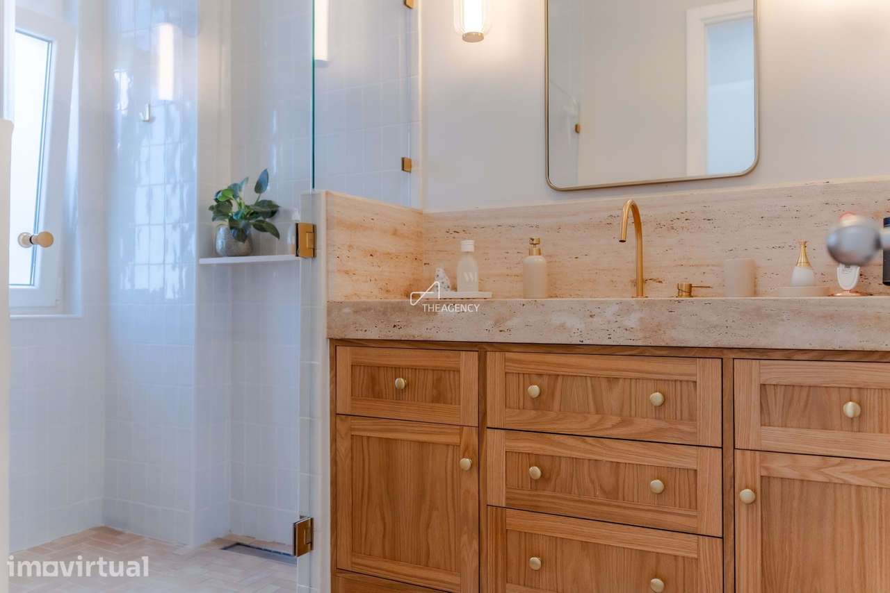 Amplo Apartamento T3+1 Renovado com Luz Natural e Espaço Exterior pert - Grande imagem: 5/60