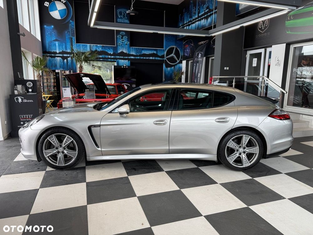 Porsche Panamera - 8