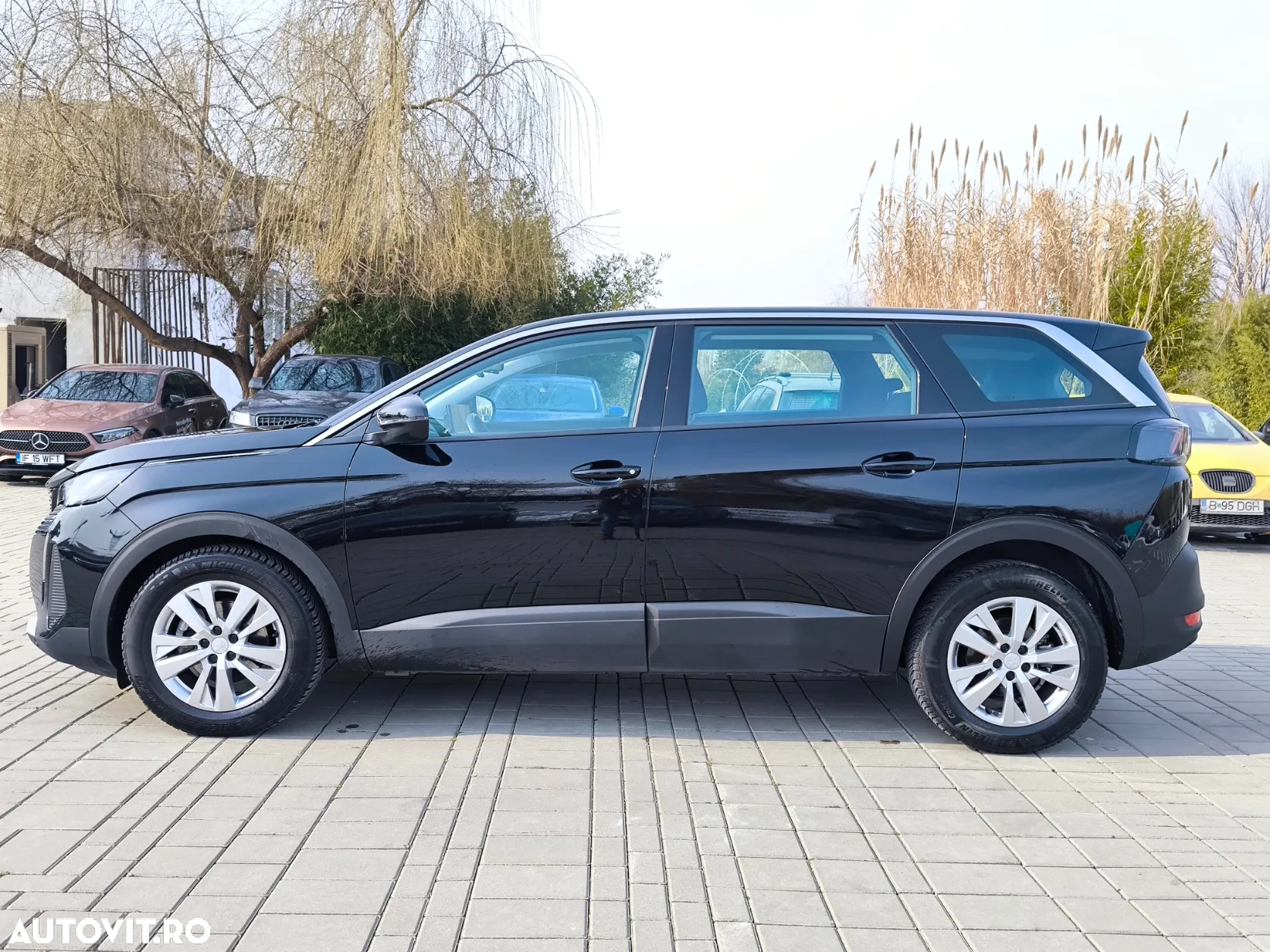 Peugeot 5008 1.2 Puretech Allure Aut. - 4