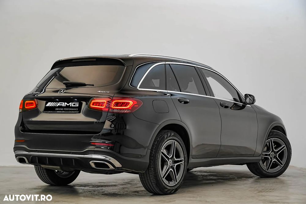 Mercedes-Benz GLC 300 d 4Matic 9G-TRONIC AMG Line - 3