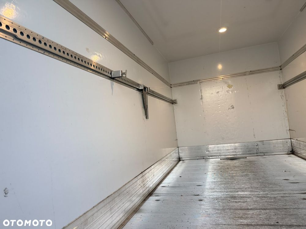 Volkswagen Crafter - 14