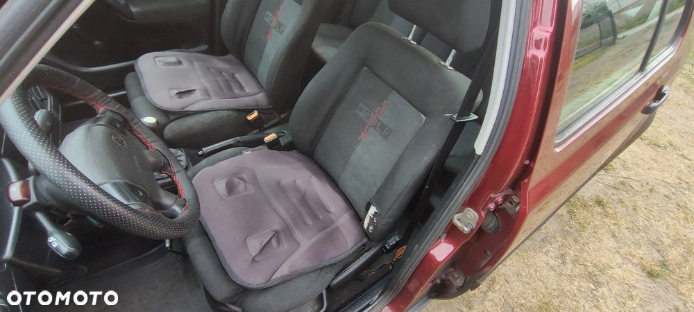 Volkswagen Golf - 20