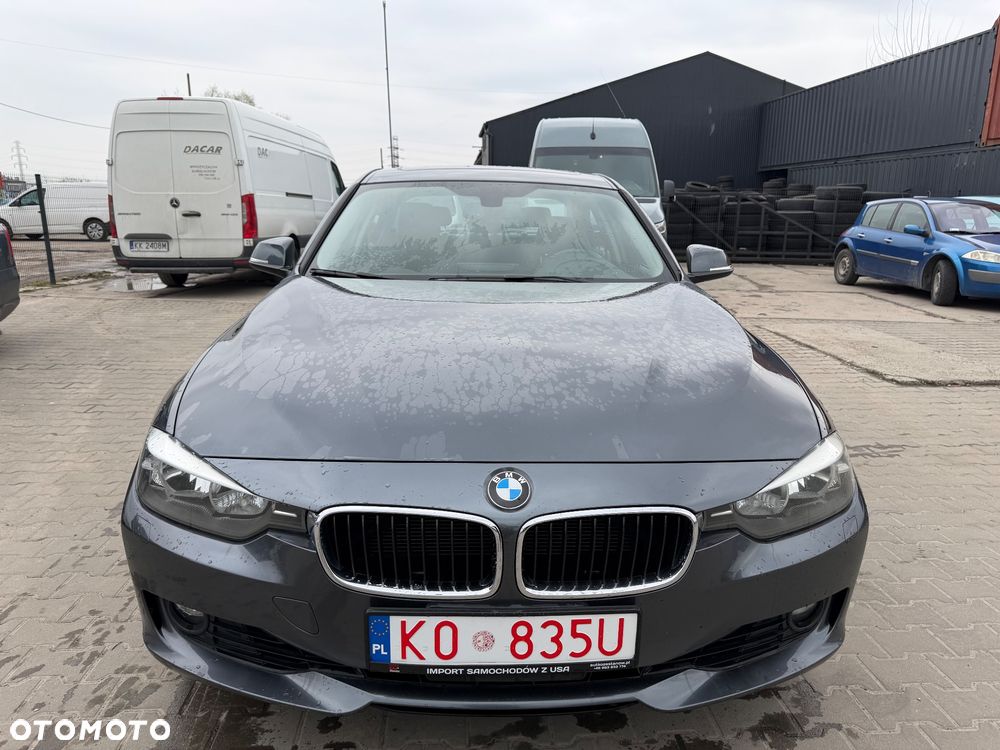 BMW Seria 3 328i xDrive Luxury Line - 4
