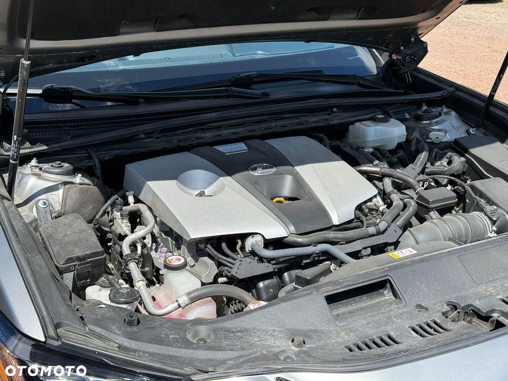 Lexus ES 300h F Sport - 3