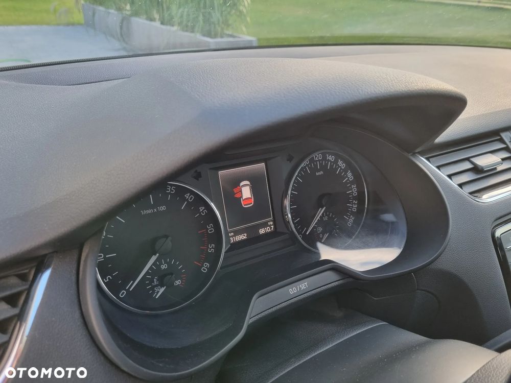 Skoda Octavia 2.0 TDI Elegance DSG - 11