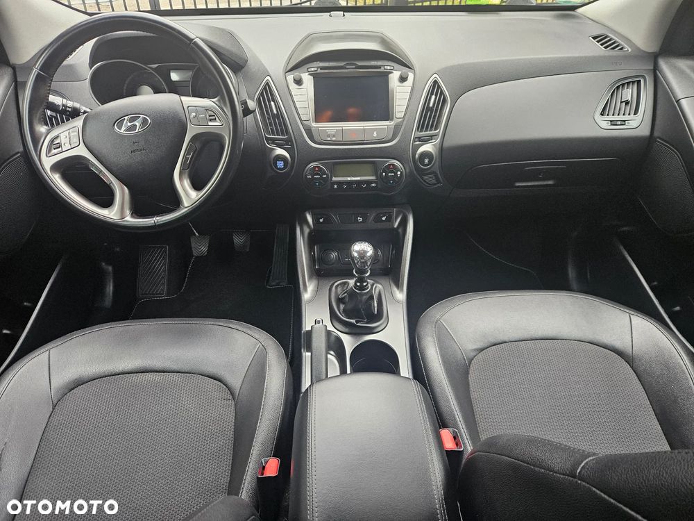 Hyundai ix35 1.6 2WD Fifa World Cup Edition - 29