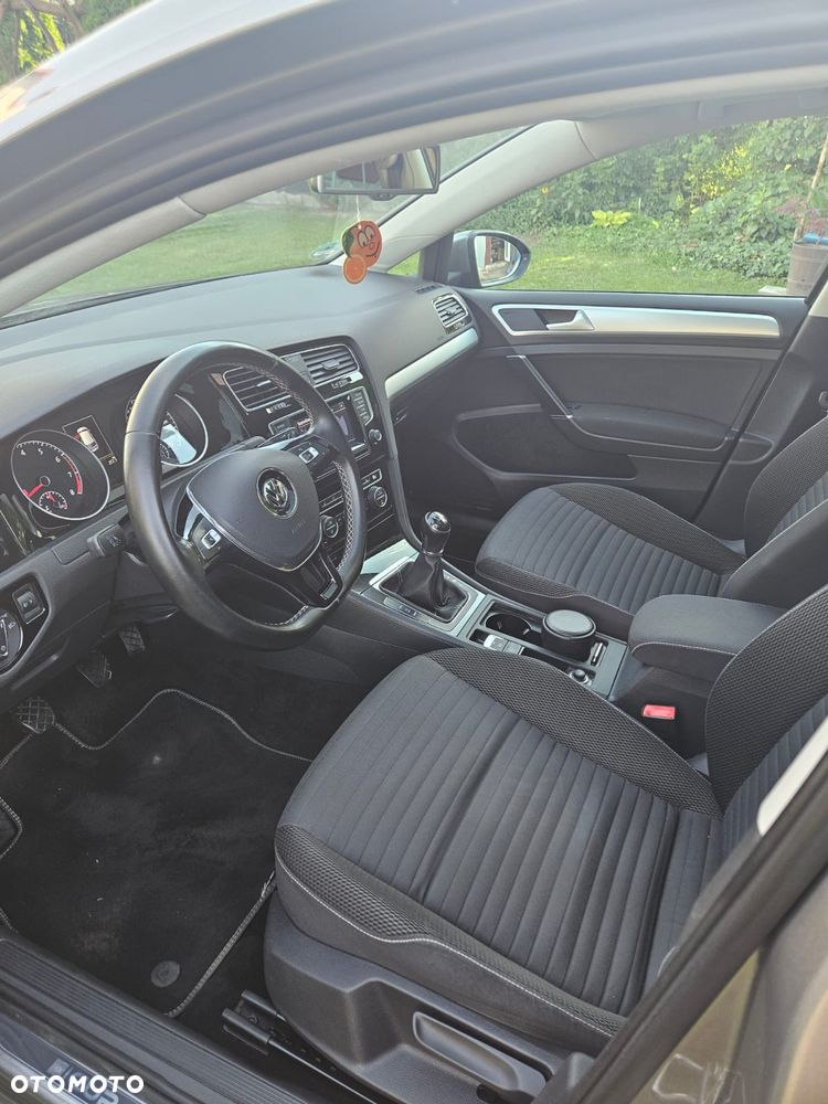 Volkswagen Golf - 21