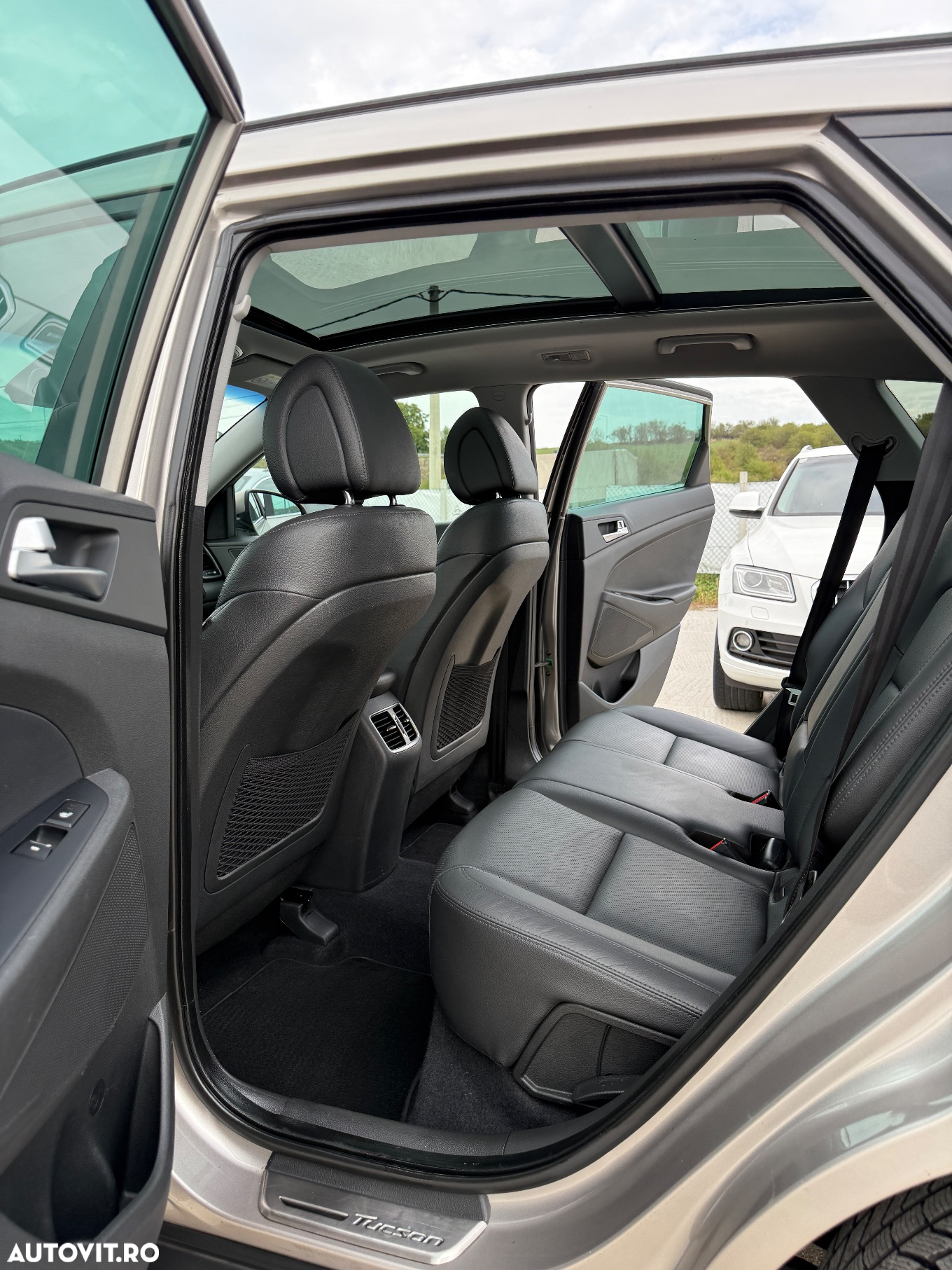 Hyundai Tucson 2.0 CRDI 4WD 6AT Luxury Pack+ - 8