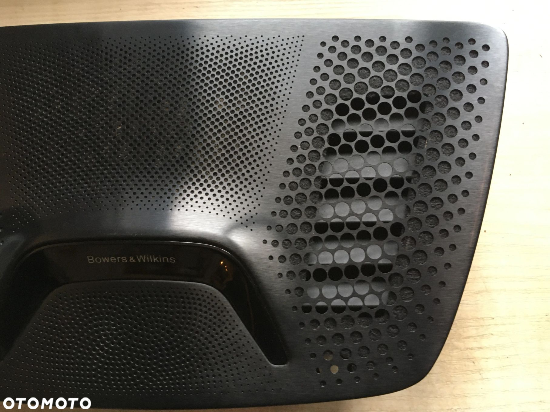 KRATKA OSŁONA GŁOŚNIKA CENTRALNEGO BOWERS WILKINS BMW G11 G12 - 2