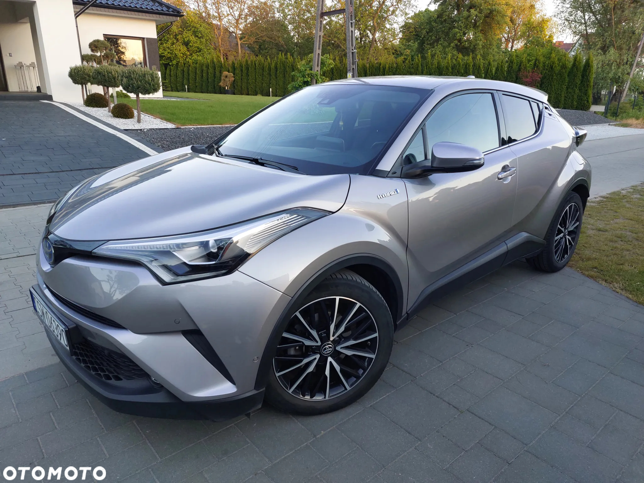 Toyota C-HR 1.8 Hybrid Prestige - 2