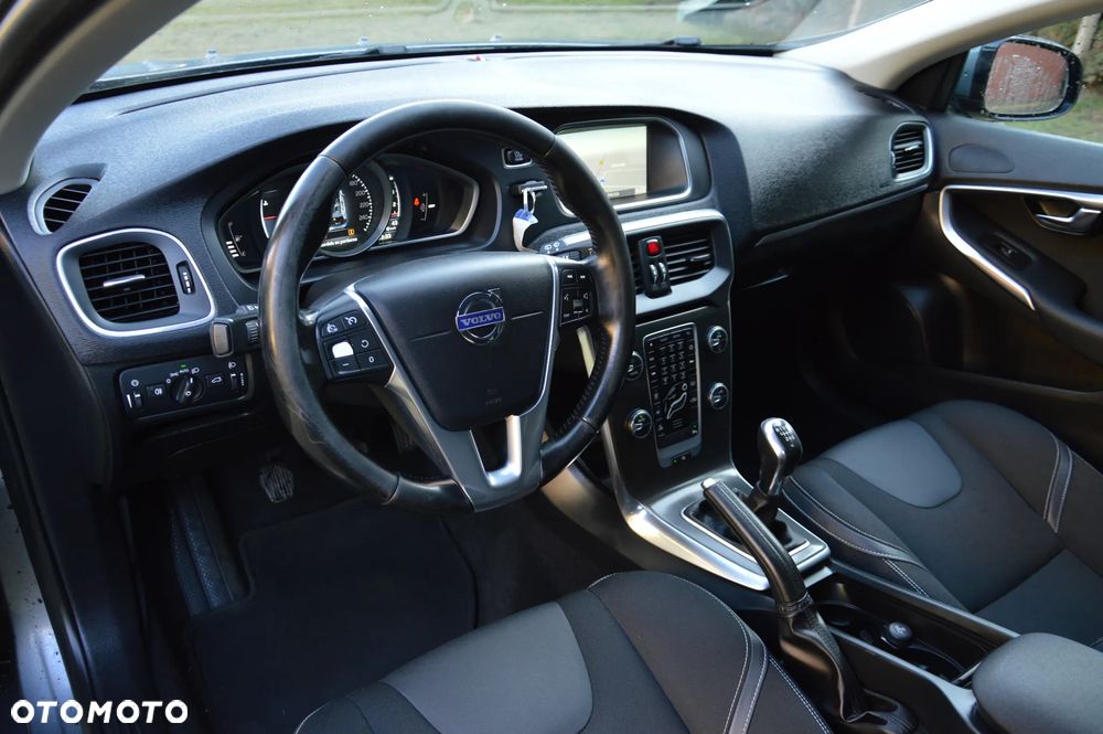 Volvo V40 - 16