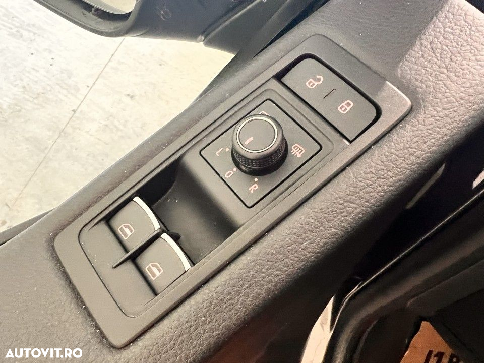 Volkswagen Multivan - 14