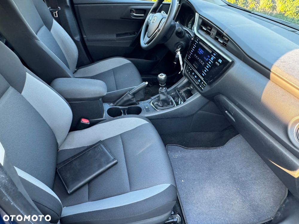 Toyota Auris 1.33 Dual-VVT-i Design Edition - 14