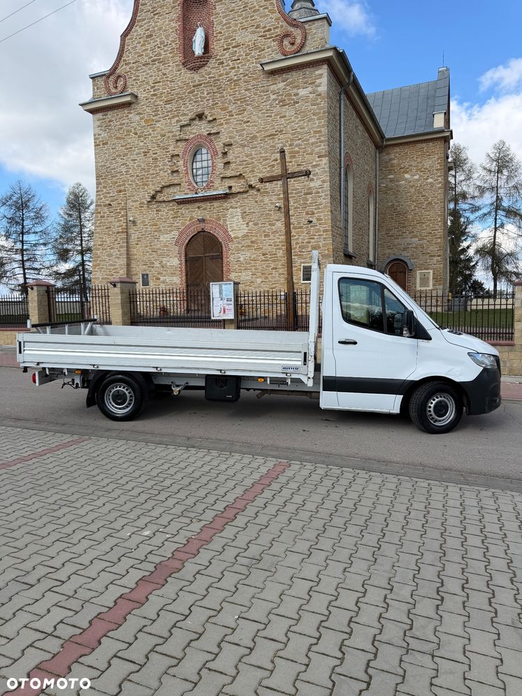 Mercedes-Benz Sprinter - 14