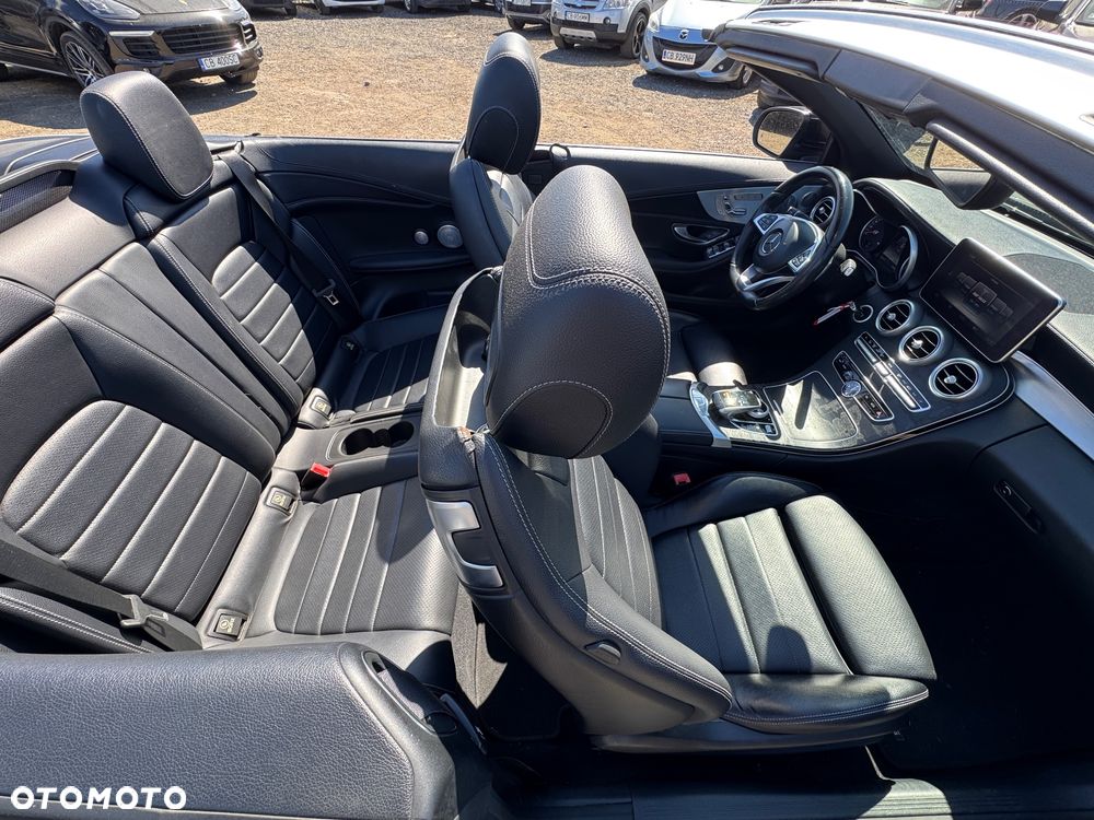 Mercedes-Benz Klasa C 300 9G-TRONIC - 23