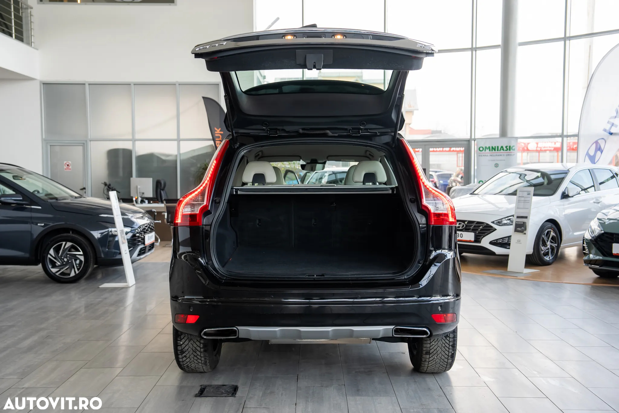 Volvo XC 60 D4 AWD Geartronic Ocean Race - 14