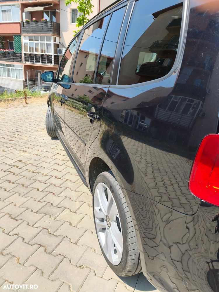 Volkswagen Touran 1.6 TDI BlueMotion Technology Highline - 14